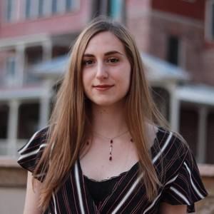 Meet your Posher, Cynthia